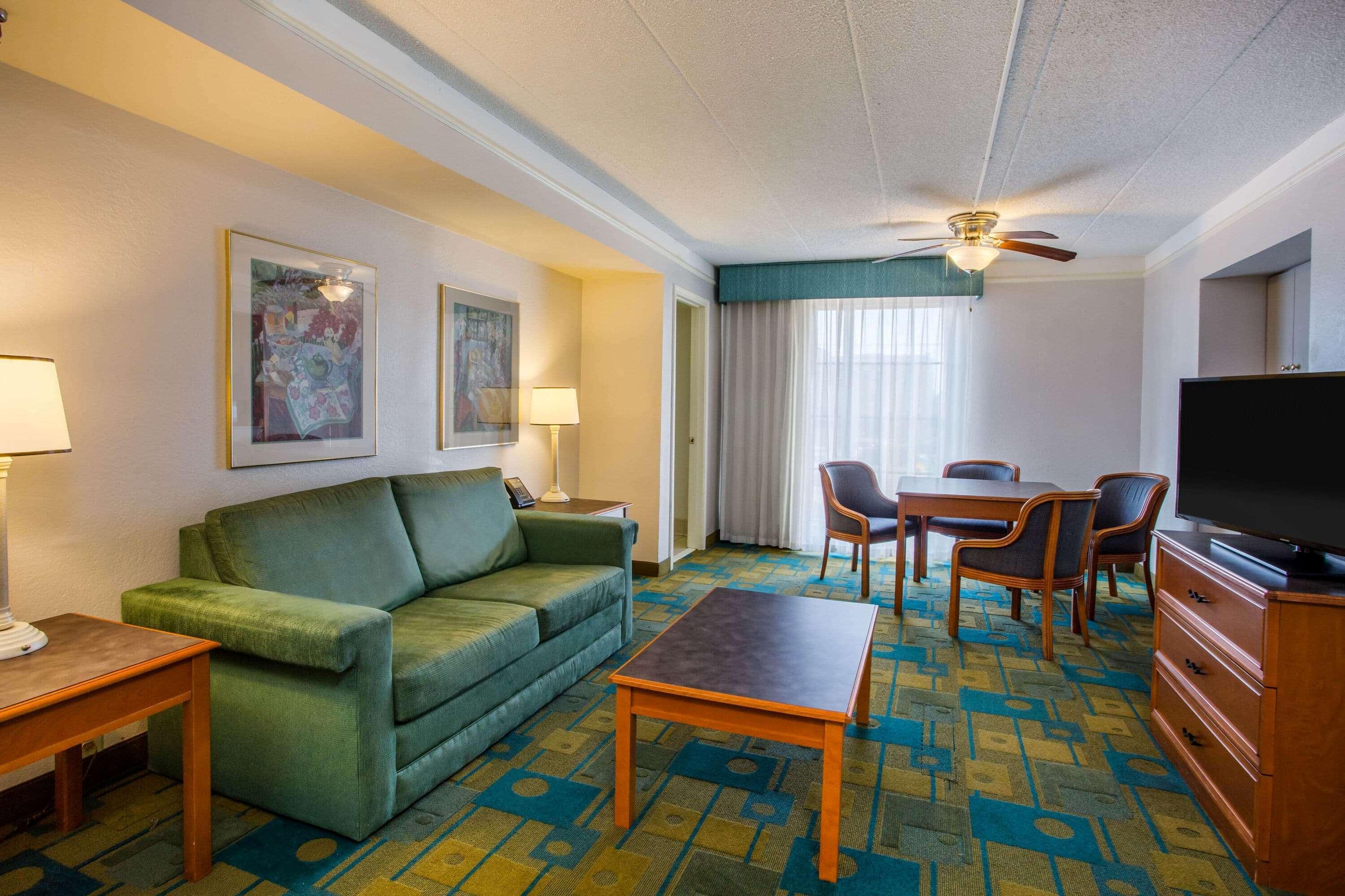 La Quinta Inn By Wyndham Norfolk וירג'יניה ביץ' מראה חיצוני תמונה