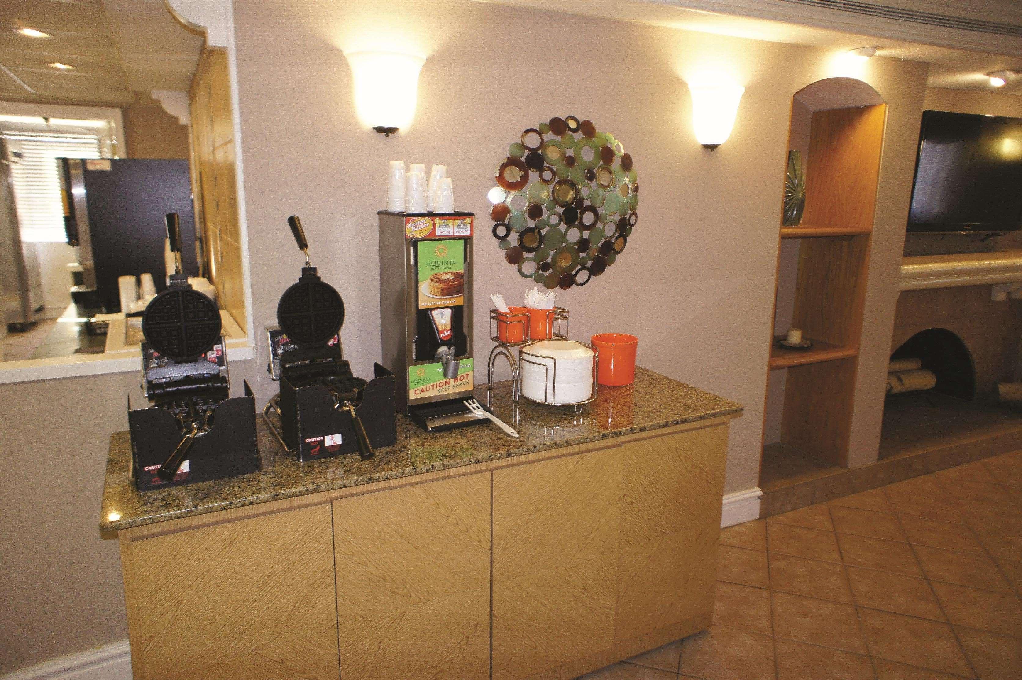 La Quinta Inn By Wyndham Norfolk וירג'יניה ביץ' מראה חיצוני תמונה