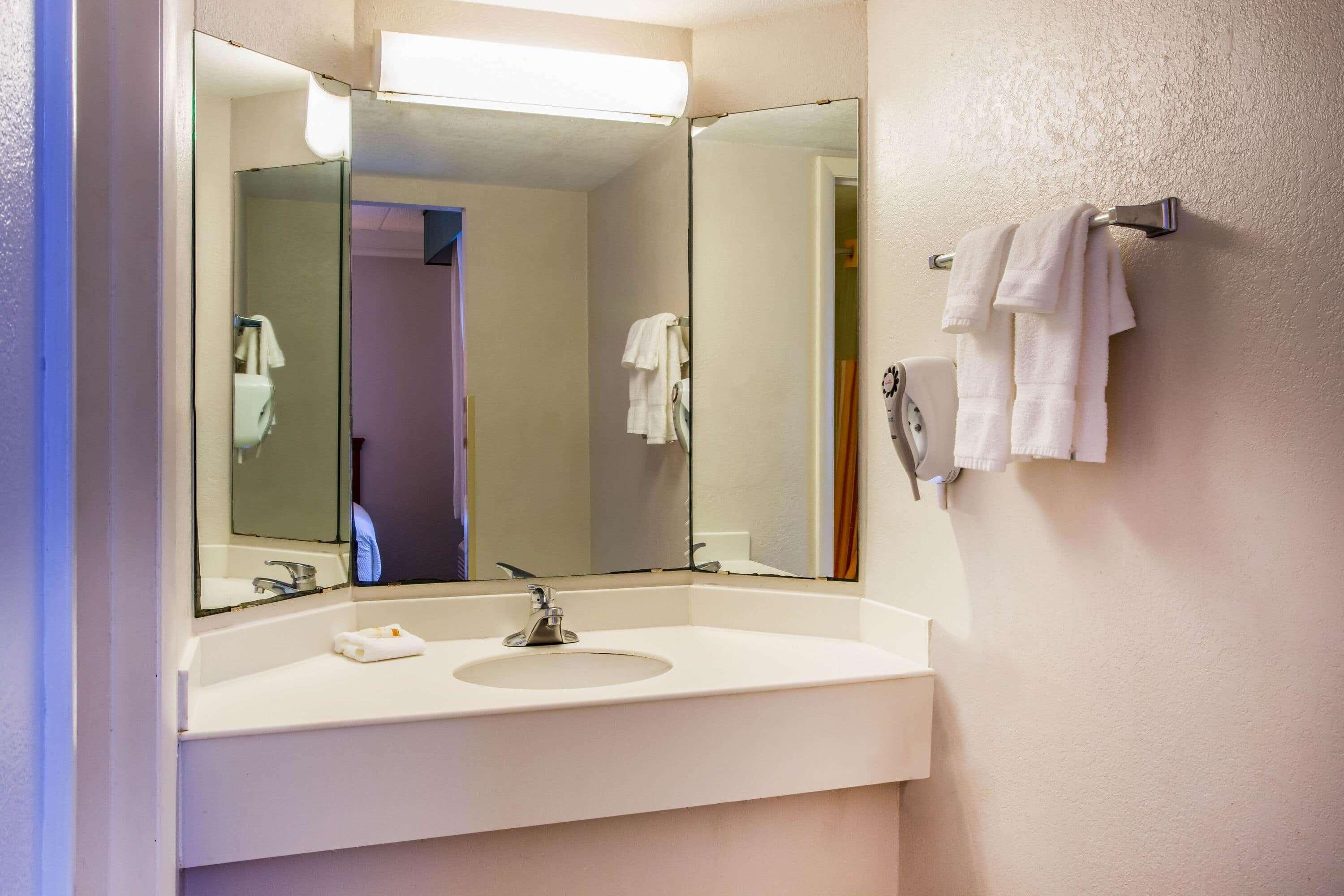 La Quinta Inn By Wyndham Norfolk וירג'יניה ביץ' מראה חיצוני תמונה