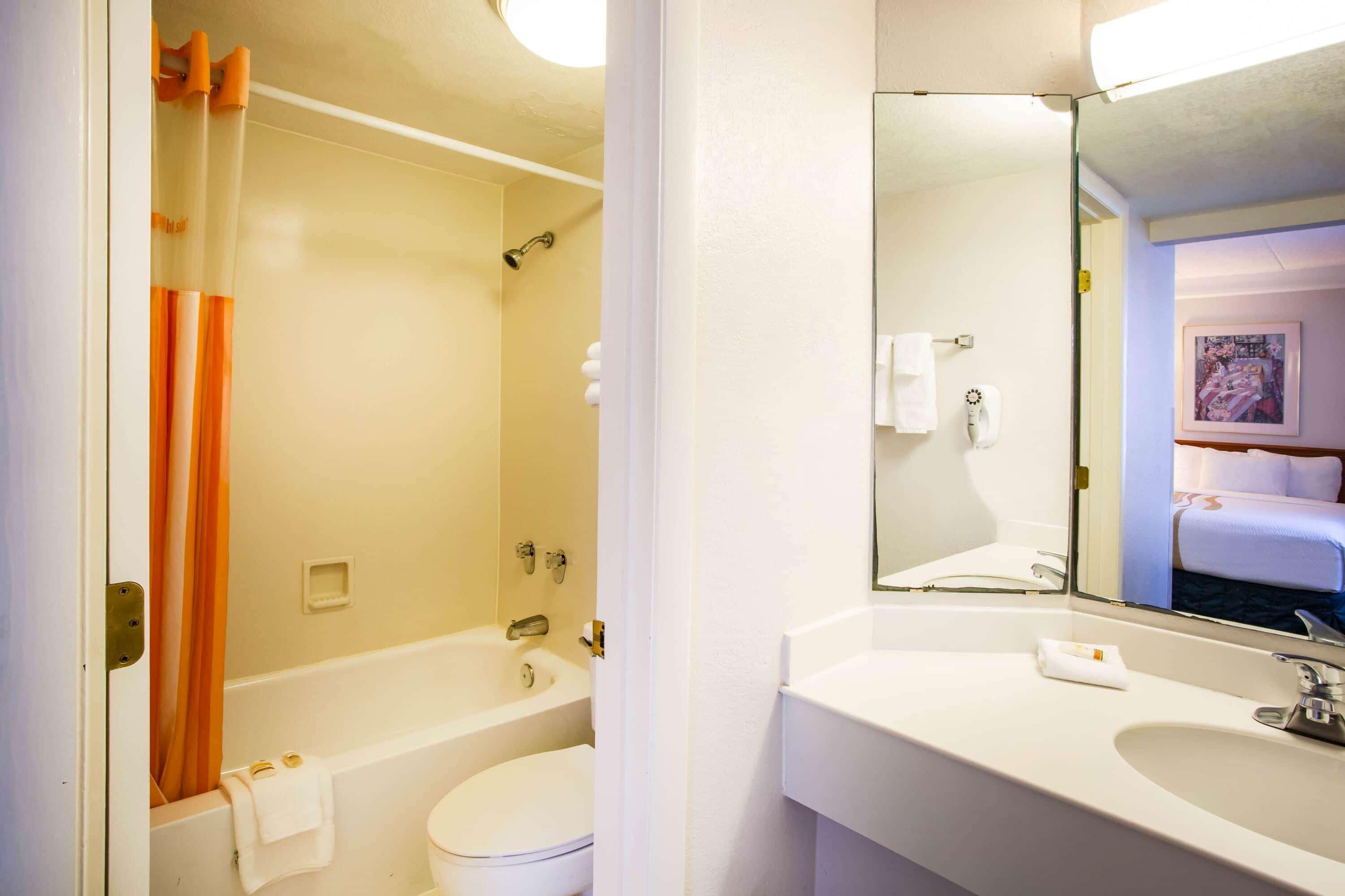 La Quinta Inn By Wyndham Norfolk וירג'יניה ביץ' מראה חיצוני תמונה